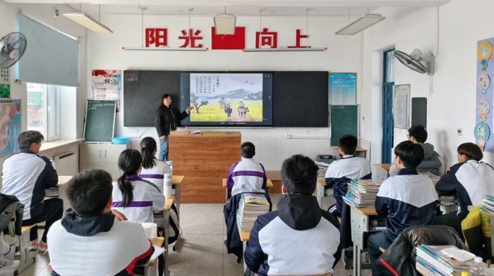 9.1教师讲清明.jpg 9.1教师讲清明.jpg