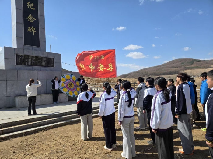 扫墓.jpg 扫墓.jpg